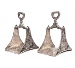 PAIRE D'ETRIERS EN ARGENT